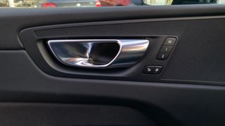 VOLVO XC60 2.0 B4 D PLUS DARK AUTO 5P