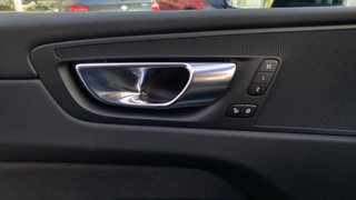 VOLVO XC60 2.0 B4 D PLUS DARK AUTO 5P