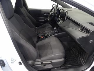 TOYOTA Corolla 1.8 125H ACTIVE TECH E-CVT