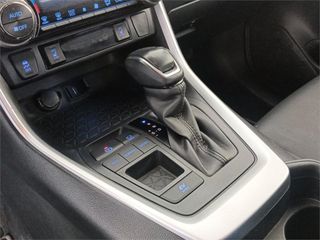 TOYOTA RAV4 5P STYLE 220H e-CVT