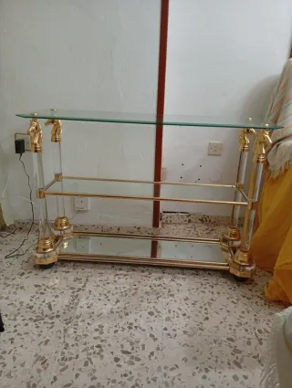 Mesa cristal y dorado