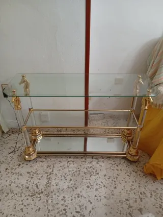 Mesa cristal y dorado