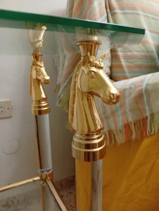 Mesa cristal y dorado