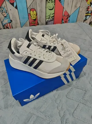 Zapatillas Adidas Blancas y Negras