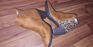 Botines Marrones con Estampado Animal