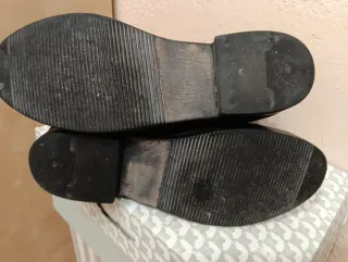 Stivali da donna in pelle nera