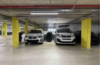 Amplia plaza parking Vollpelleres (Sant Cugat)