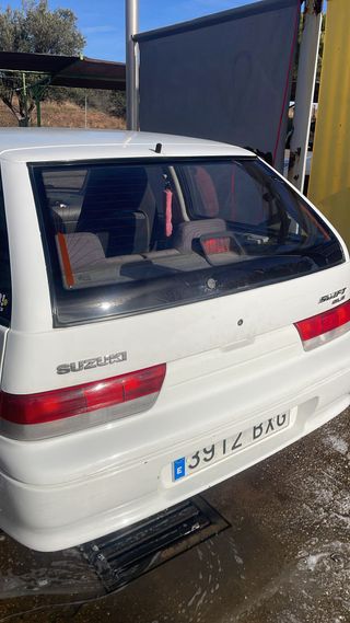 Suzuki Swift GLS 2003