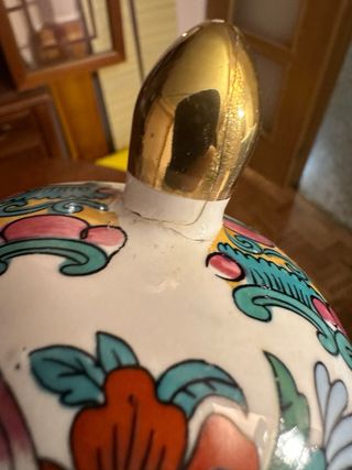 Jarrón de cerámica china decorado