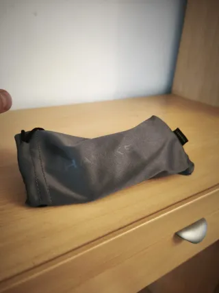 Occhiali da sole aviator dorati con lenti verdi