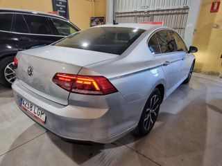 VOLKSWAGEN Passat Executive 1.6 TDI 88 kW (120 CV) DSG 7 vel.