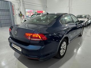 VOLKSWAGEN Passat 2.0 TDI Business BlueMot. Tech.