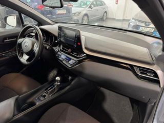 TOYOTA C-HR Hybrid Active