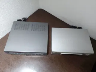 Reproductores VHS Philips y Sharp