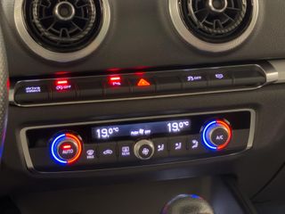 AUDI A3 Sedan S line 35 TDI 110kW S tronic