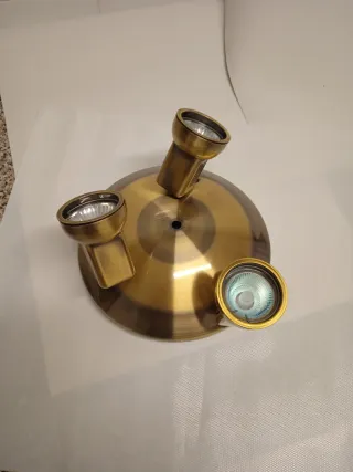 Lámpara de techo dorada