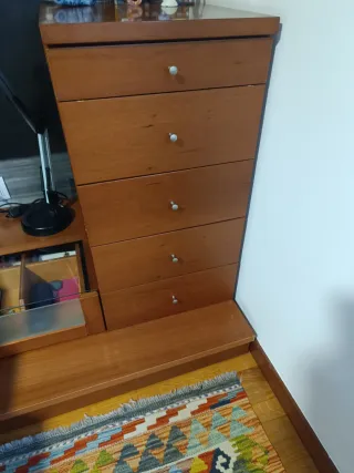 Mesita de noche alta de madera