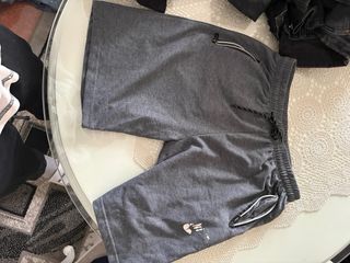 Pantalones cortos grises con cordón