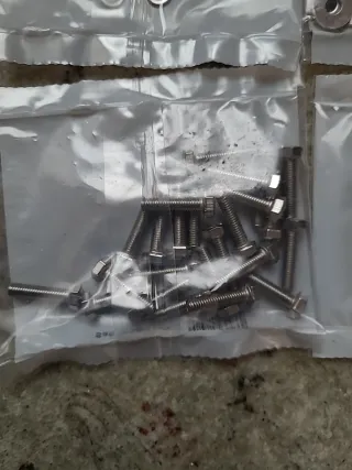 Kit 24 Viti Dadi Rondelle INOX 5x20mm