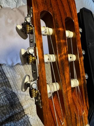 Guitarra Española Clásica afinable, buen sonido