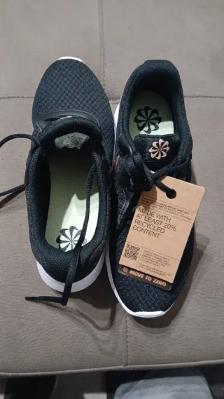 Scarpe Nike Tanjun Nere/Oro Tg 38