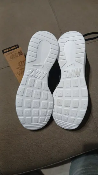 Scarpe Nike Tanjun Nere/Oro Tg 38