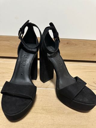 Zapatos de tacón Bershka negros talla 39