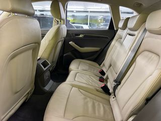 Audi Q5 quattro  2011