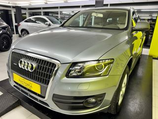Audi Q5 quattro  2011