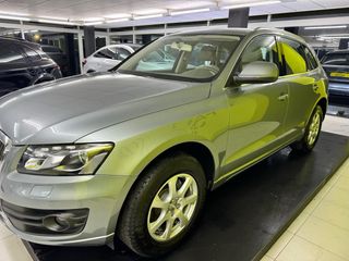 Audi Q5 quattro  2011