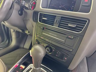 Audi Q5 quattro  2011