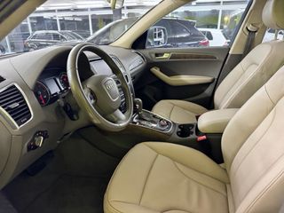 Audi Q5 quattro  2011