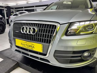 Audi Q5 quattro  2011