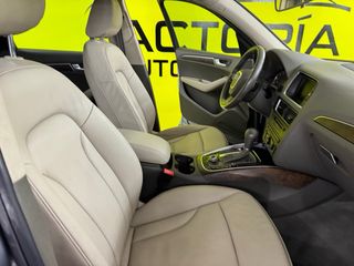 Audi Q5 quattro  2011