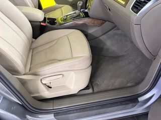 Audi Q5 quattro  2011