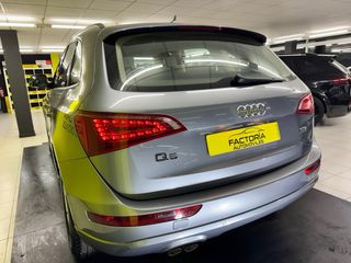 Audi Q5 quattro  2011