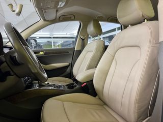 Audi Q5 quattro  2011