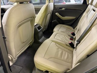 Audi Q5 quattro  2011