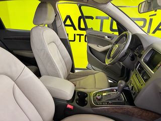 Audi Q5 quattro  2011