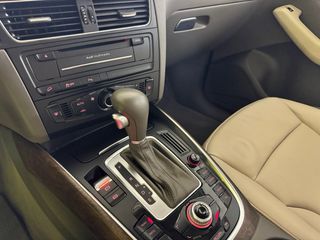 Audi Q5 quattro  2011