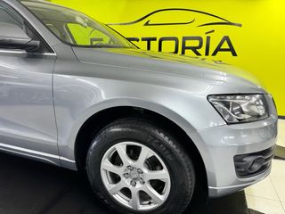 Audi Q5 quattro  2011