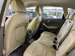 Audi Q5 quattro  2011