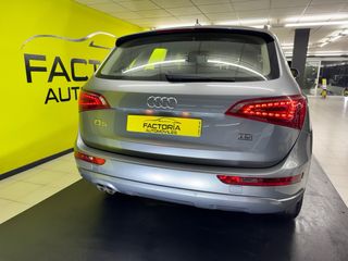 Audi Q5 quattro  2011