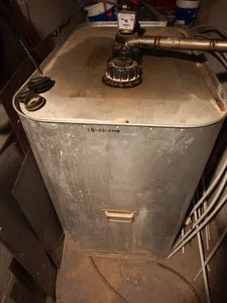 Depósito gasoil 700L SCHUTZ