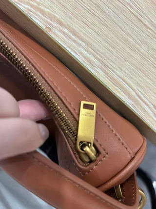 Bolso Saint Laurent YSL Camera Supple Marrón