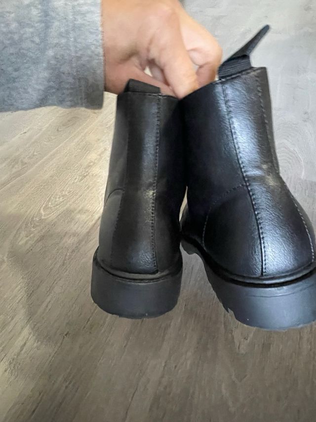 Botines unisex negros talla 39