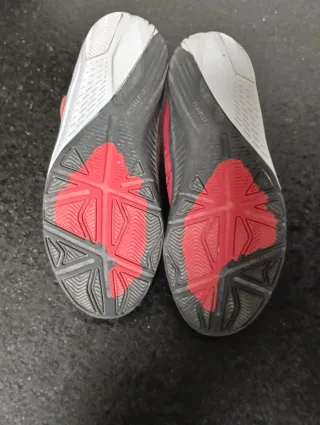 Botas de fútbol sala Decathlon rojas