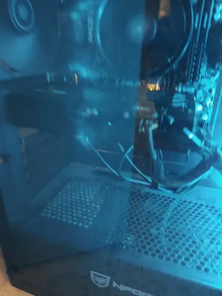 Nfortec PC Gaming con luces LED azules