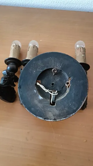 Antiguos apliques de pared de madera