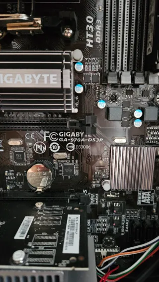 Torre PC Sobremesa Gigabyte
